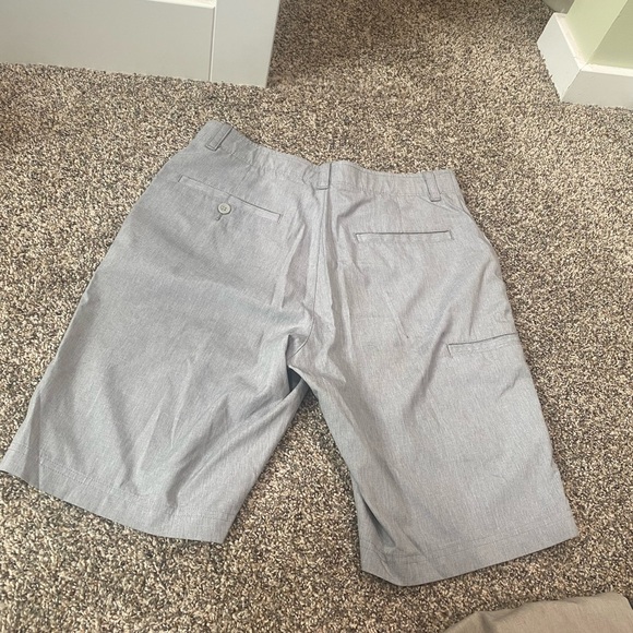 Nicklaus Men's Casual Shorts, golf shorts - Dark gray, Light gray, Tan. Sz 30 - Picture 9 of 11